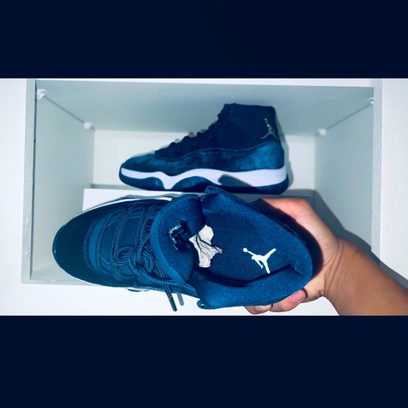 Jordan 11 “Midnight Navy” - Picture 3 of 6